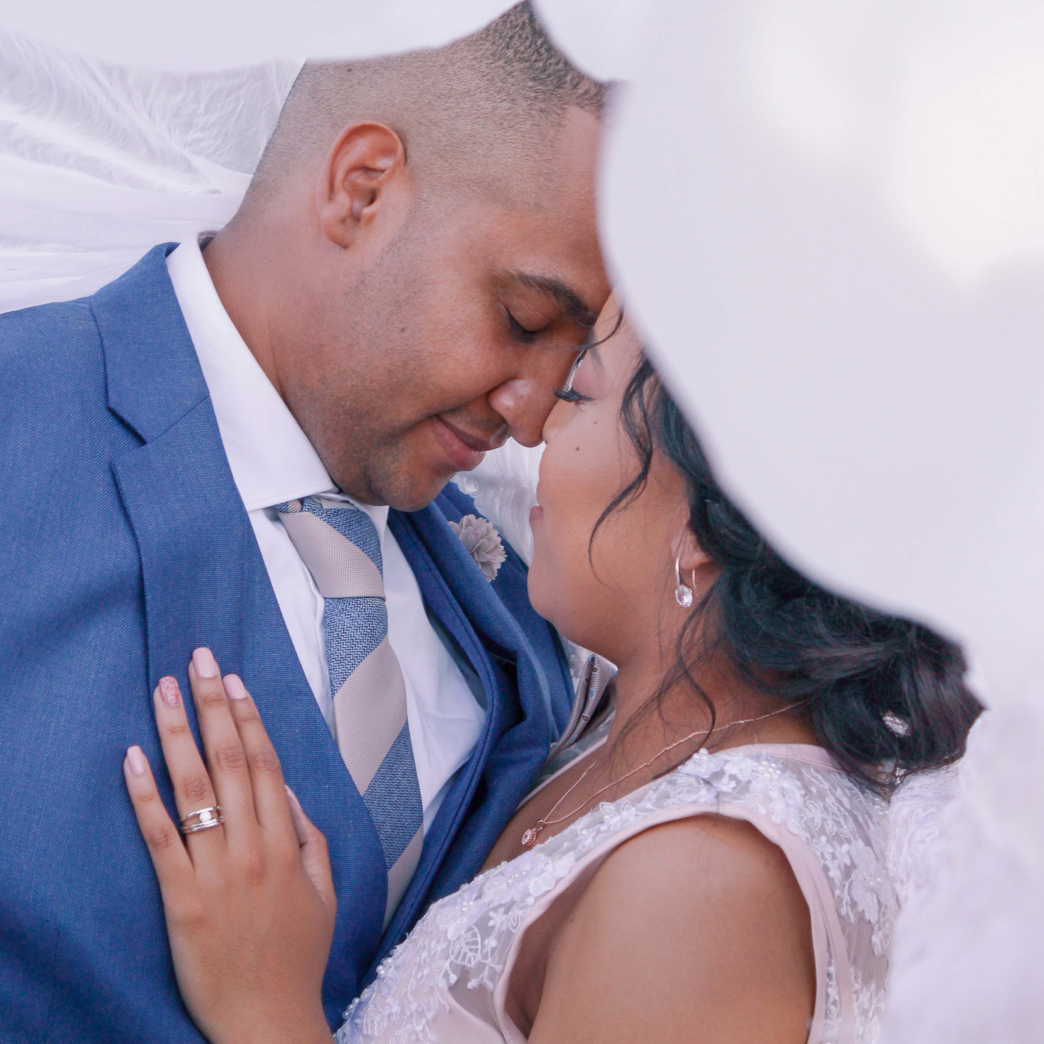 bride-bride-and-groom-couple-1532657
