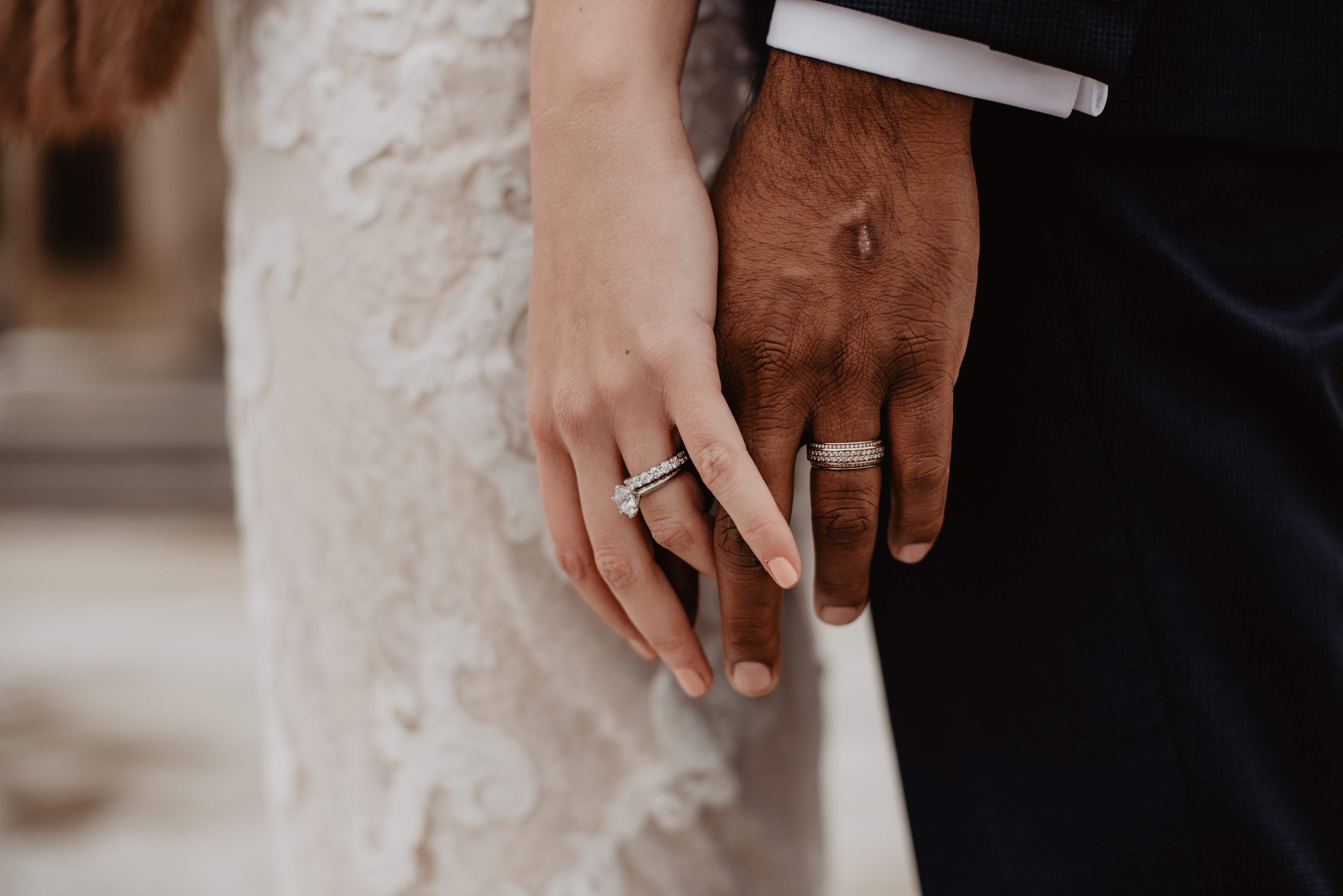 two-persons-wearing-silver-colored-rings-3585798 (1)